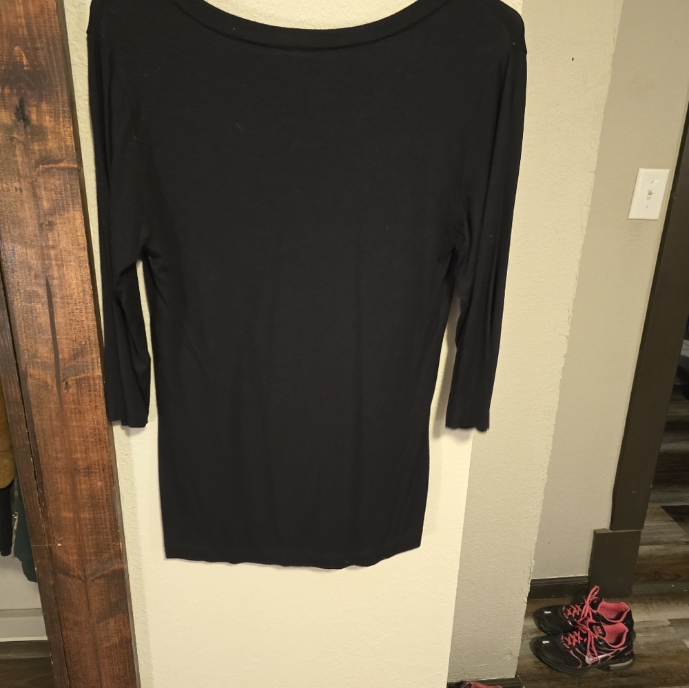Black 3/4 sleeve top